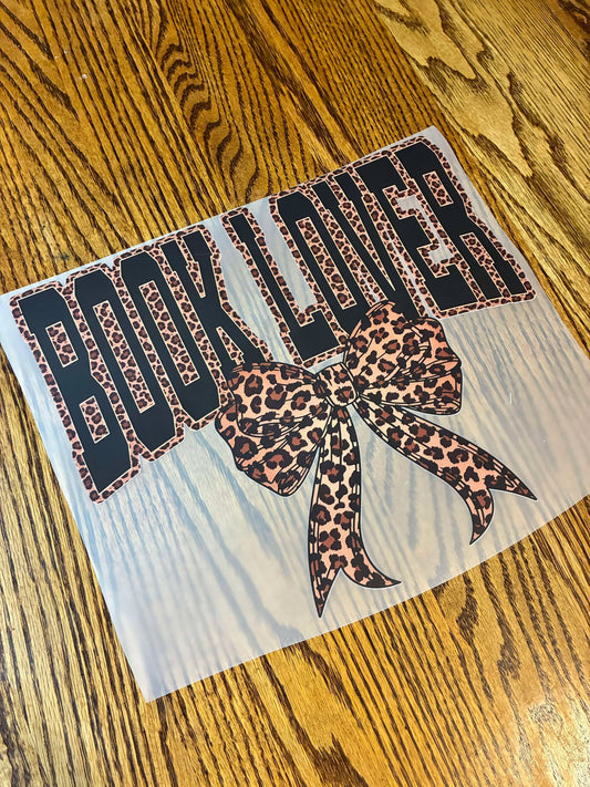 Book Lover Leopard Transfer